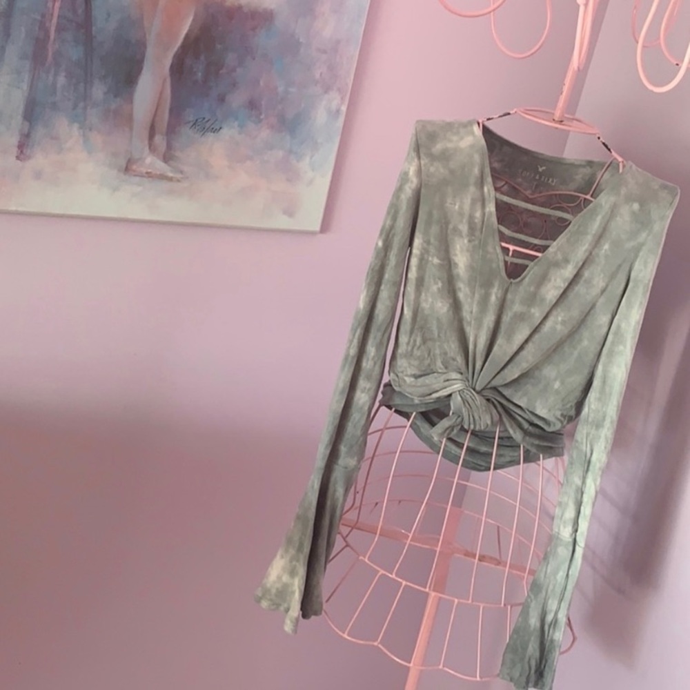 AMERICAN EAGLE Green Bell Sleeve Top